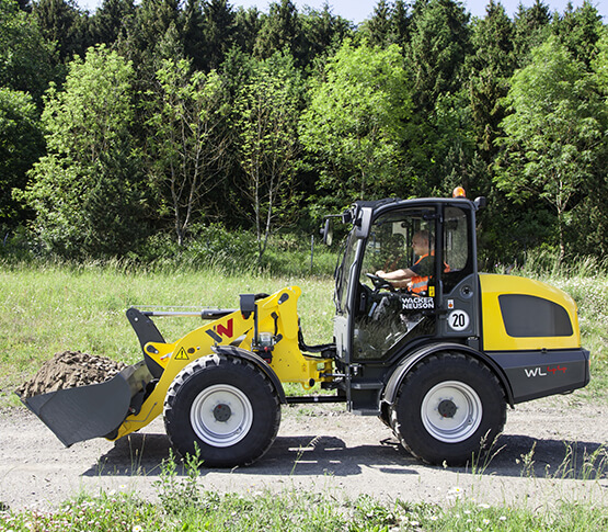 chargeuse-sur-pneus-wacker-neuson-WL44