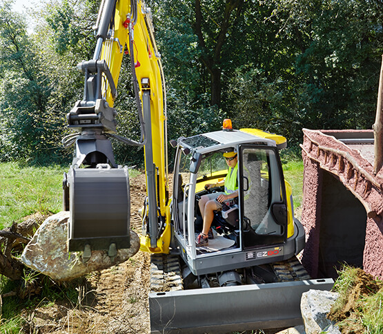 pelle-compacte-sur-chenilles-wacker-neuson-EZ80